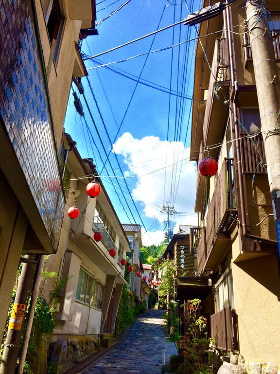 Отель Yamanoyu Kazuyo Taketa Экстерьер фото
